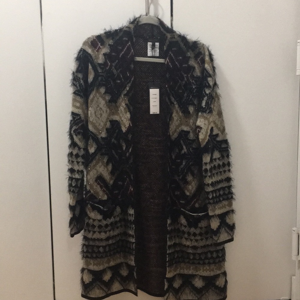 BCBG MAXAZRIA sweater size medium NEW WITH TAG